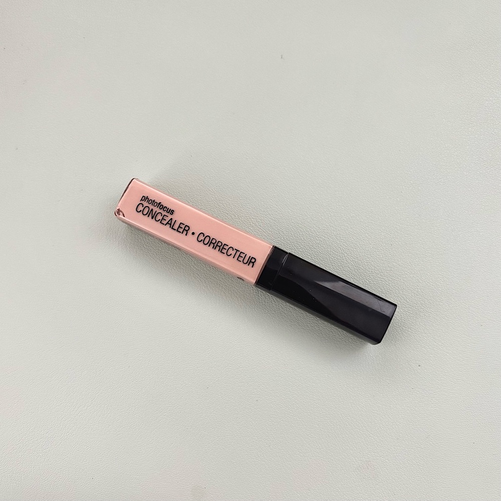 NWT PhotoFocus Concealer by Wet N Wild in Shade 840B Light Ivory